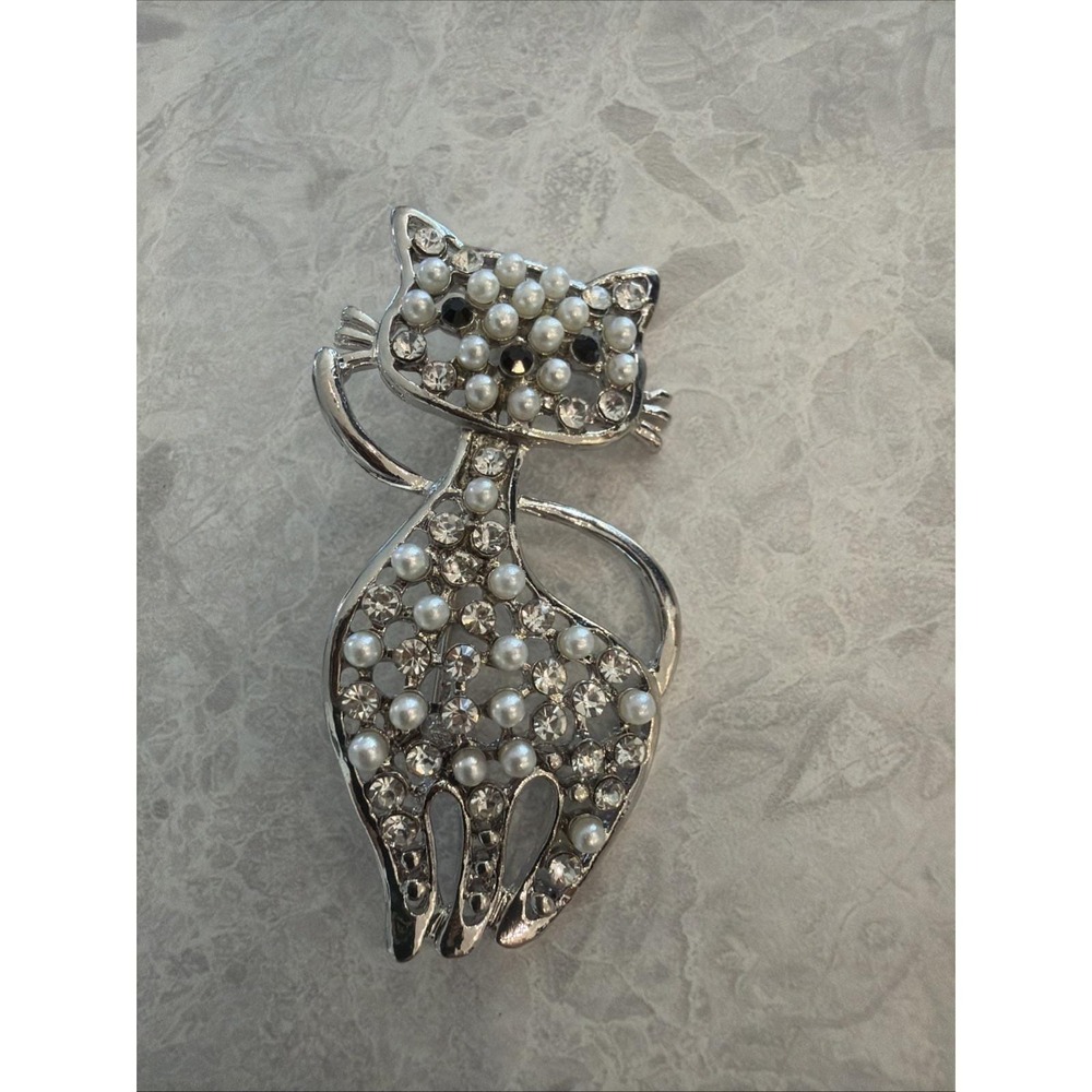 Vintage Style Silver Rhinestone Cat Brooch